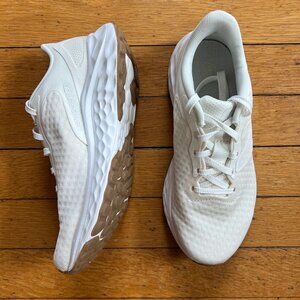 New Balance Women's Fresh Foam Arishi V4 Running Shoe, Size 5